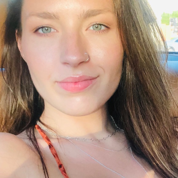 Meet your Posher, Aubrey - Picture 1 of 1